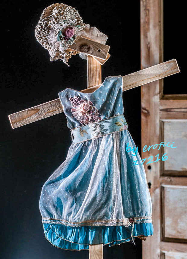 Γαλάζιο βαπτιστικό φόρεμα με πουά τούλι 17216